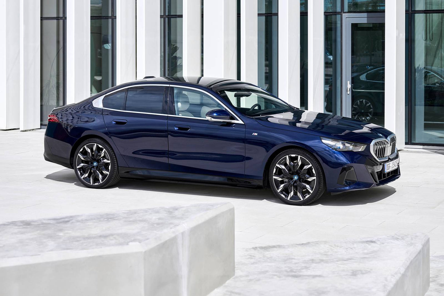2026 BMW i5 xDrive40 4dr Sedan AWD (electric DD)
