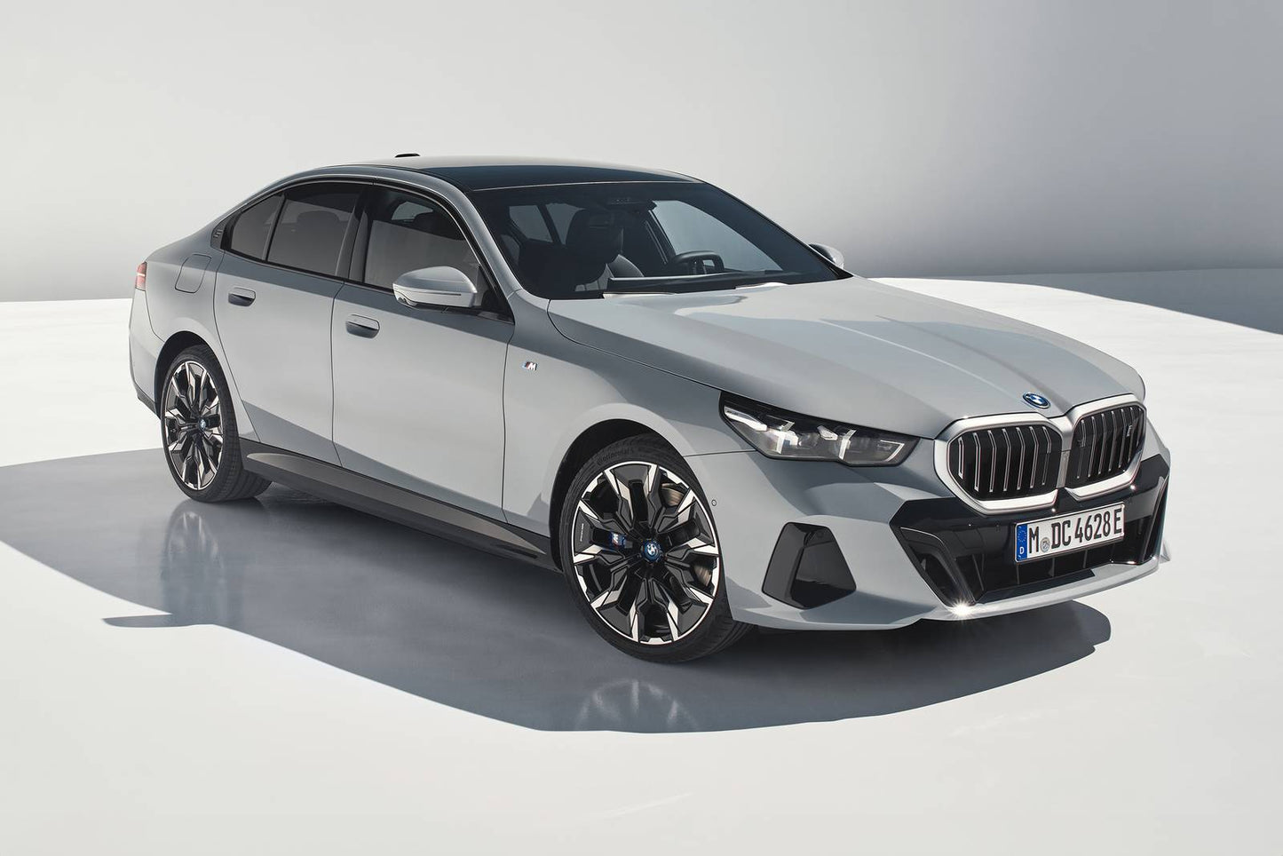 2026 BMW i5 xDrive40 4dr Sedan AWD (electric DD)