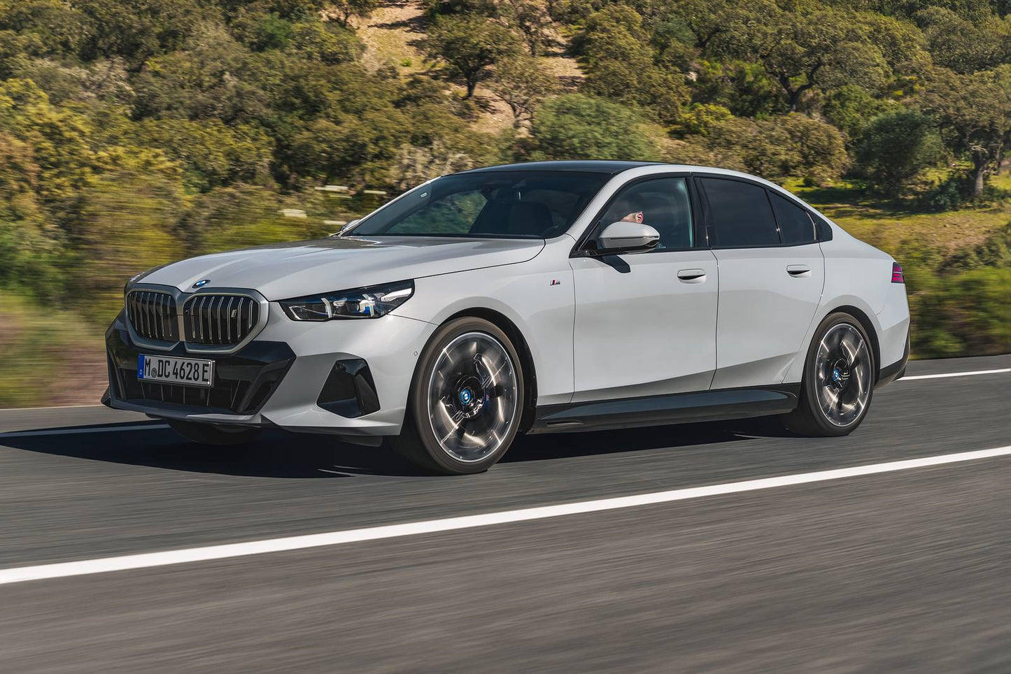 2026 BMW i5 xDrive40 4dr Sedan AWD (electric DD)