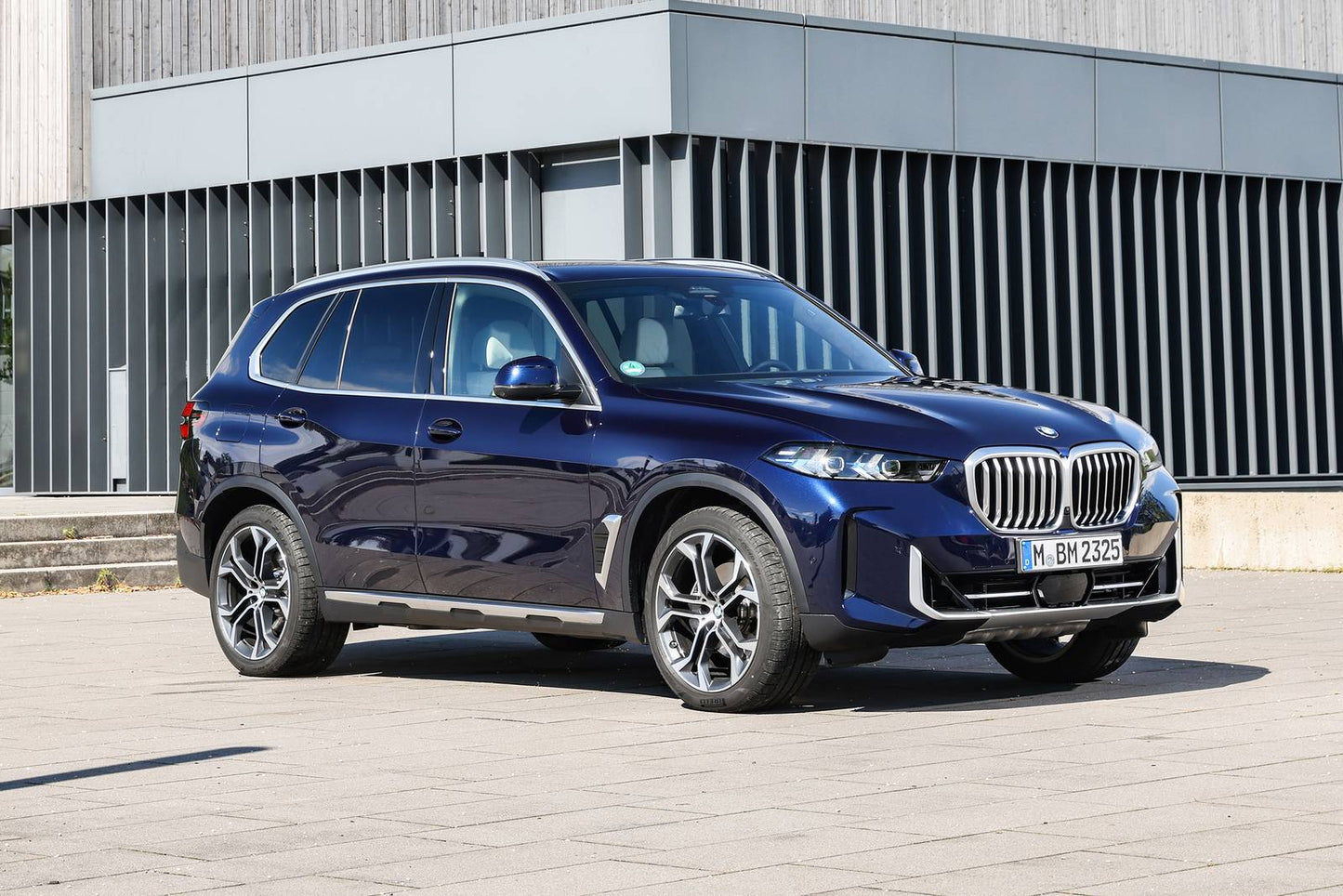 2026 BMW X5 M Competition 4dr SUV AWD (4.4L 8cyl Turbo gas/electric mild hybrid 8A)