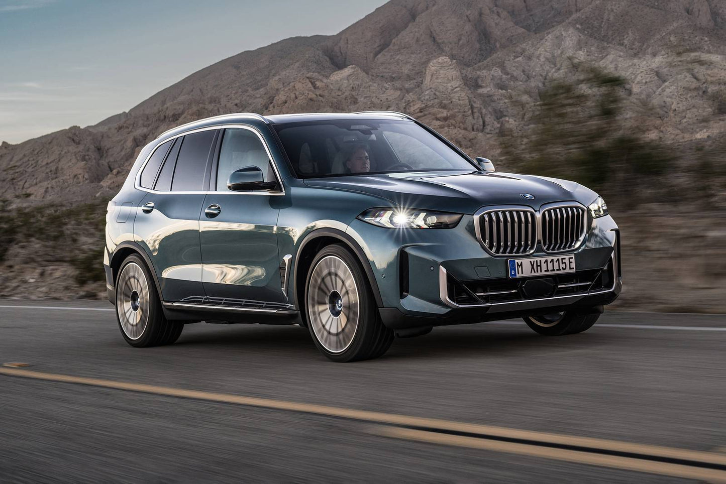 2026 BMW X5 M Competition 4dr SUV AWD (4.4L 8cyl Turbo gas/electric mild hybrid 8A)