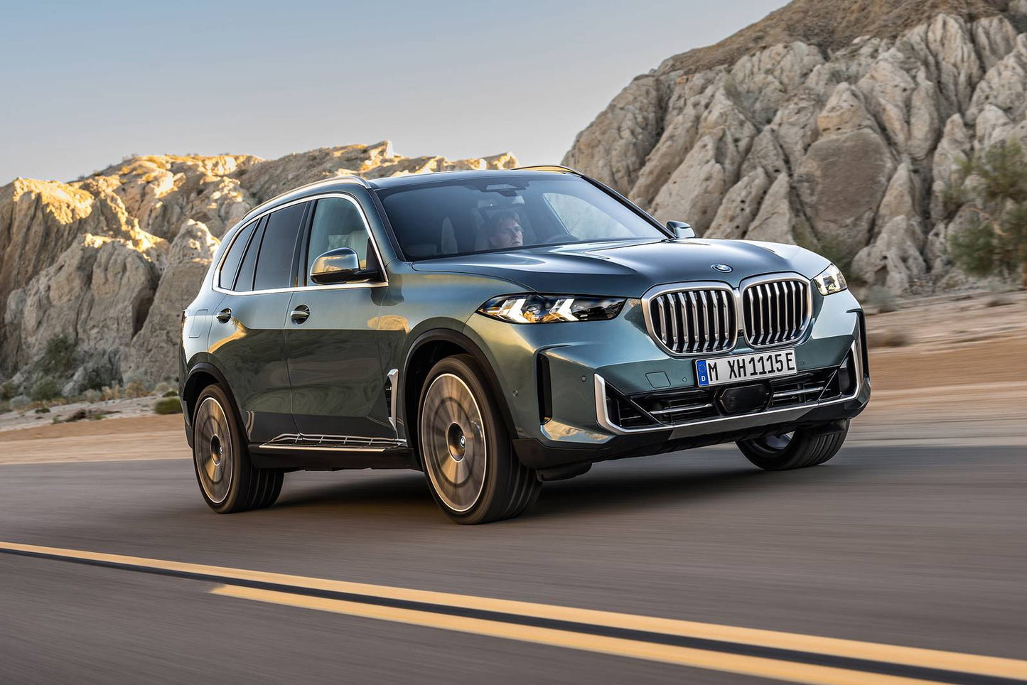 2026 BMW X5 M Competition 4dr SUV AWD (4.4L 8cyl Turbo gas/electric mild hybrid 8A)