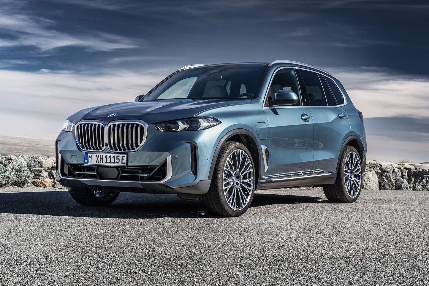 2026 BMW X5 M Competition 4dr SUV AWD (4.4L 8cyl Turbo gas/electric mild hybrid 8A)