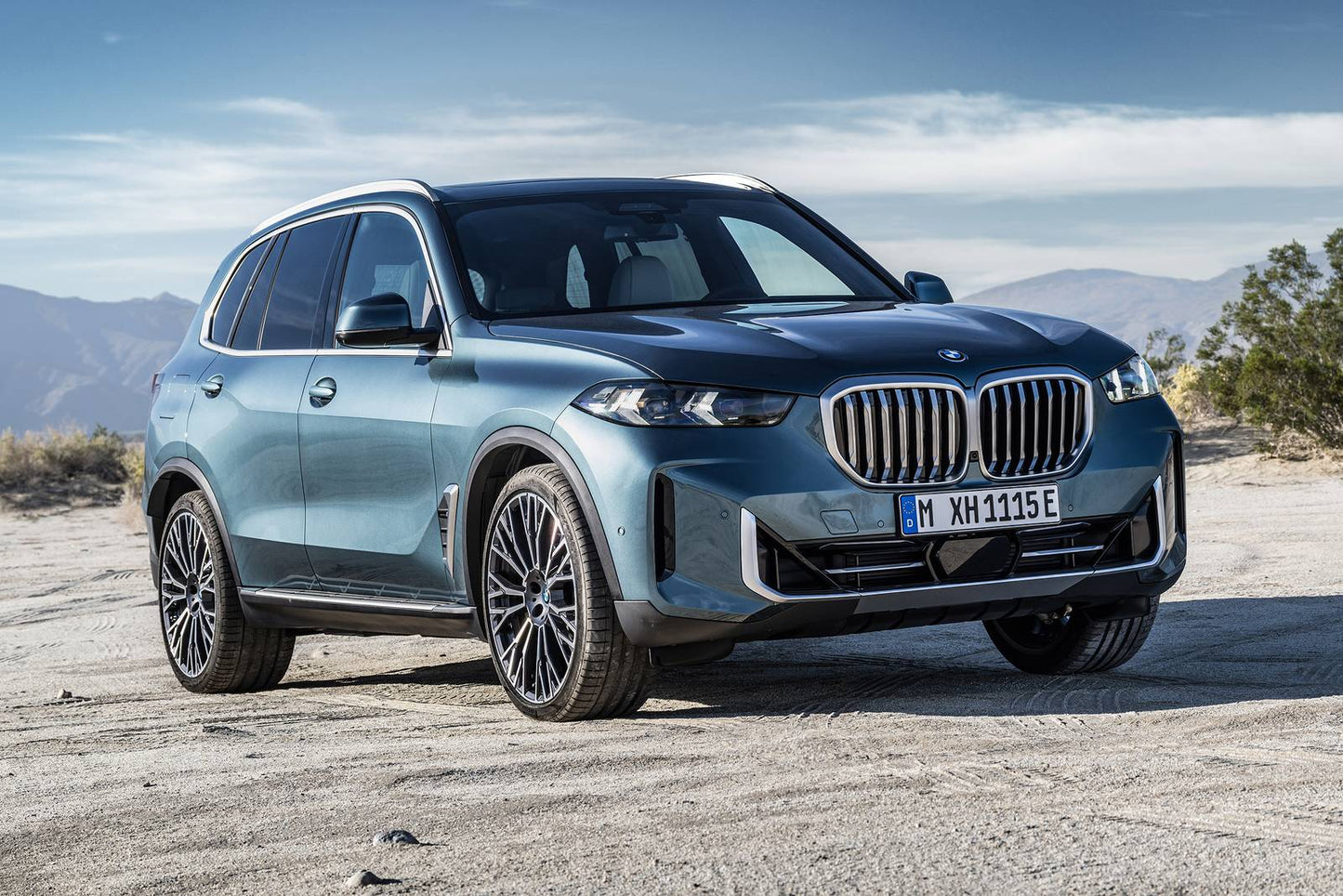 2026 BMW X5 M Competition 4dr SUV AWD (4.4L 8cyl Turbo gas/electric mild hybrid 8A)