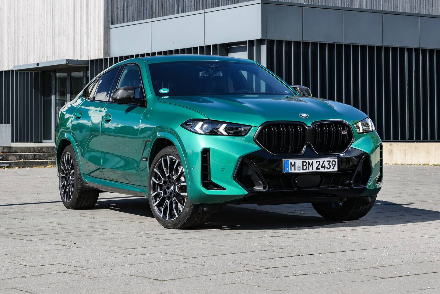 2026 BMW X6 xDrive40i 4dr SUV AWD (3.0L 6cyl Turbo gas/electric mild hybrid 8A)