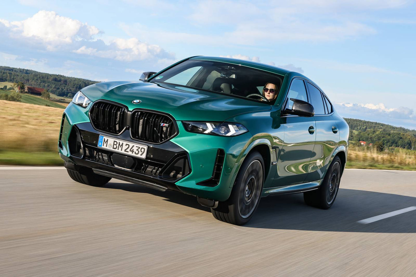 2026 BMW X6 xDrive40i 4dr SUV AWD (3.0L 6cyl Turbo gas/electric mild hybrid 8A)