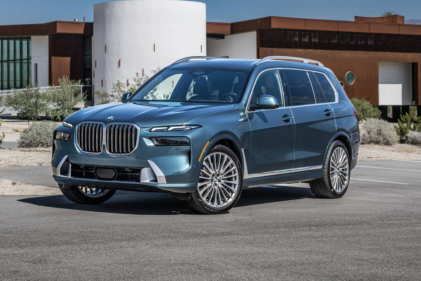 2026 BMW X7 xDrive40i 4dr SUV AWD (3.0L 6cyl Turbo gas/electric mild hybrid 8A)