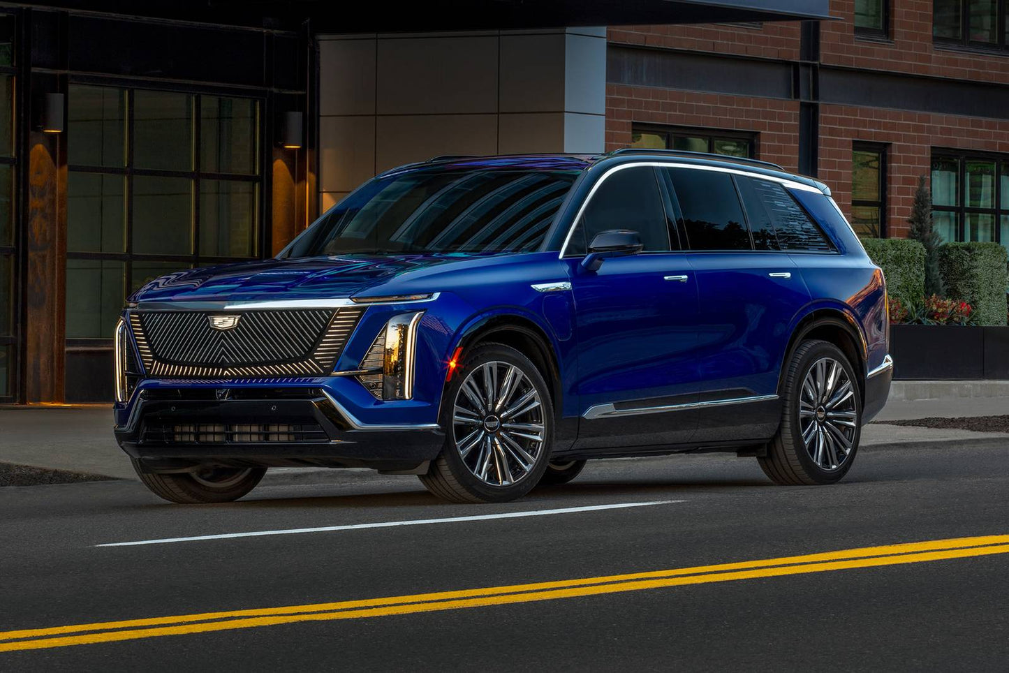 2026 Cadillac VISTIQ Premium Luxury 4dr SUV AWD (electric DD)