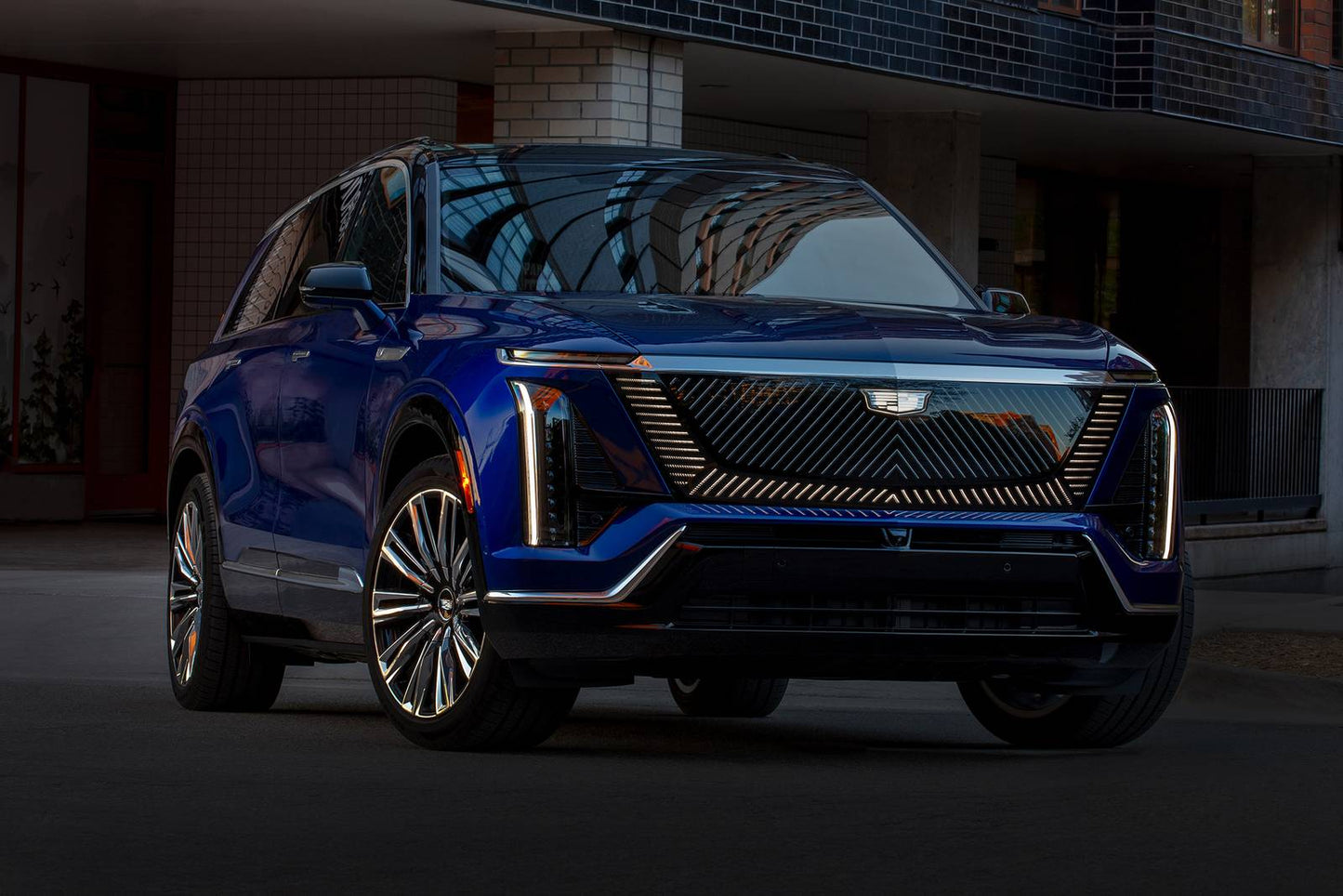 2026 Cadillac VISTIQ Platinum 4dr SUV AWD (electric DD)