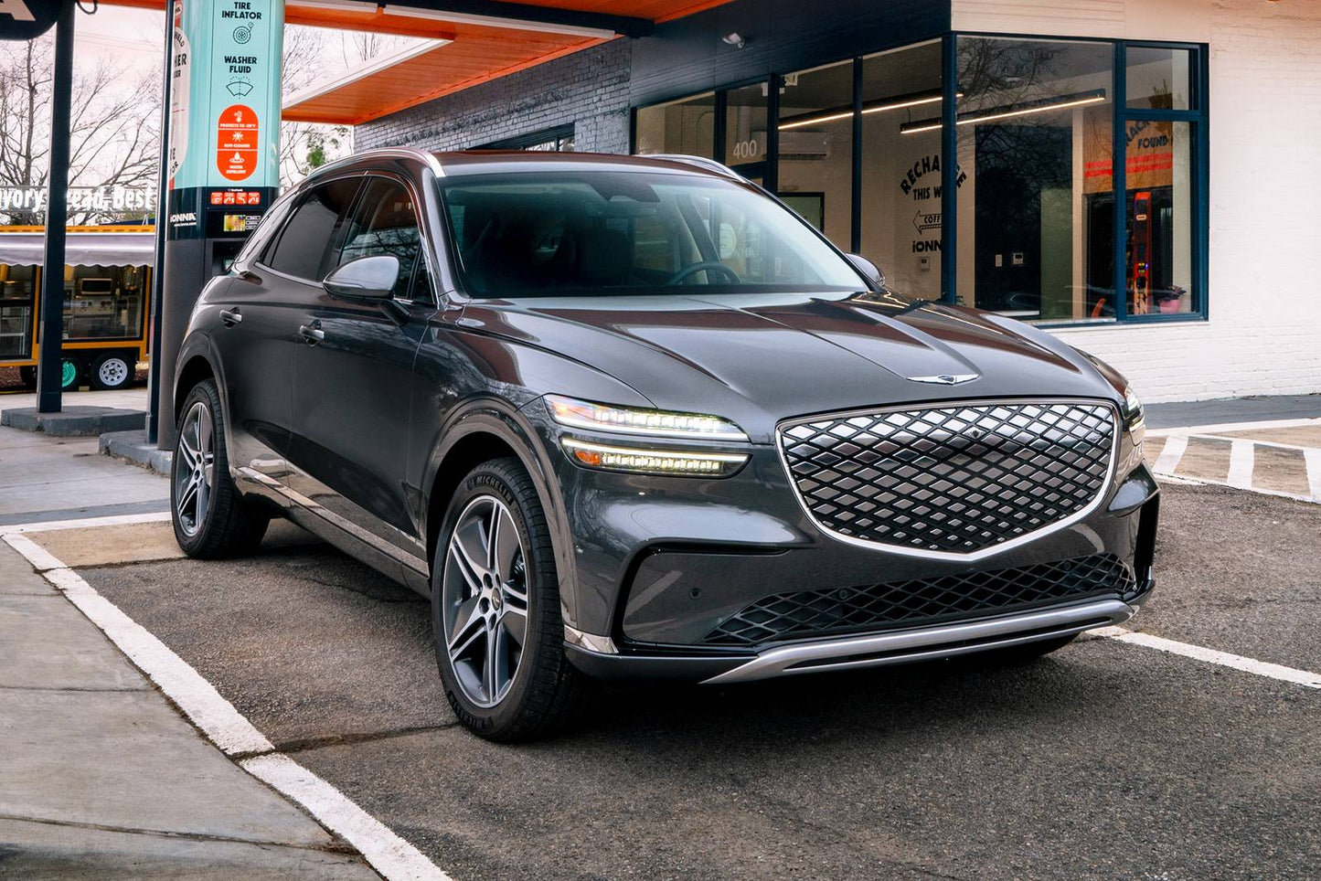 2026 Genesis Electrified GV70 Prestige 4dr SUV AWD (electric DD)