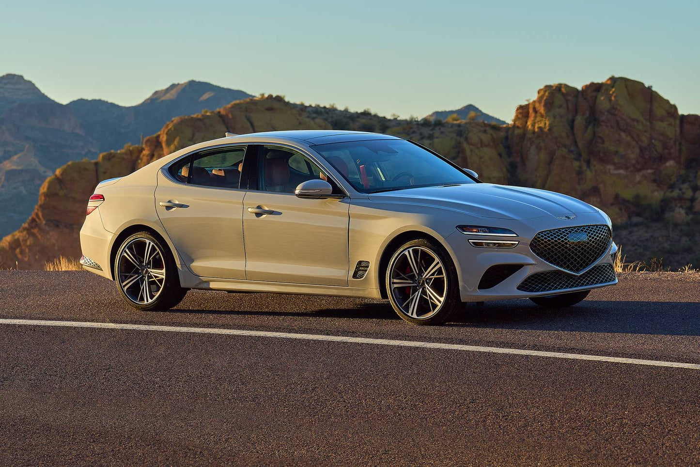 2026 Genesis G70 2.5T 4dr Sedan (2.5L 4cyl Turbo 8A)