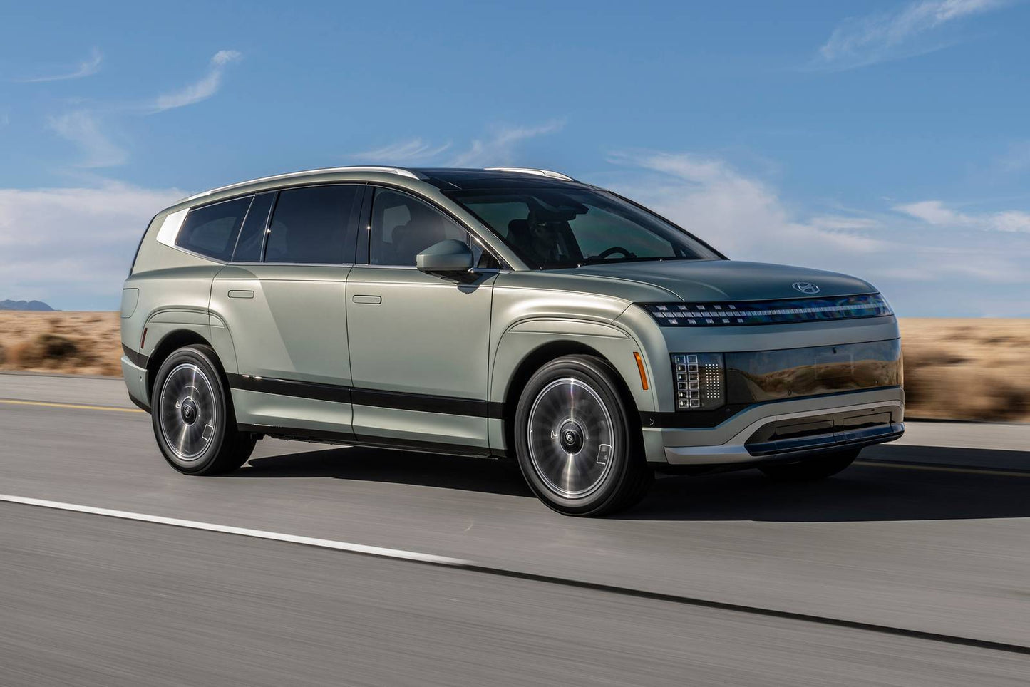 2026 Hyundai IONIQ 9 S 4dr SUV (electric DD)