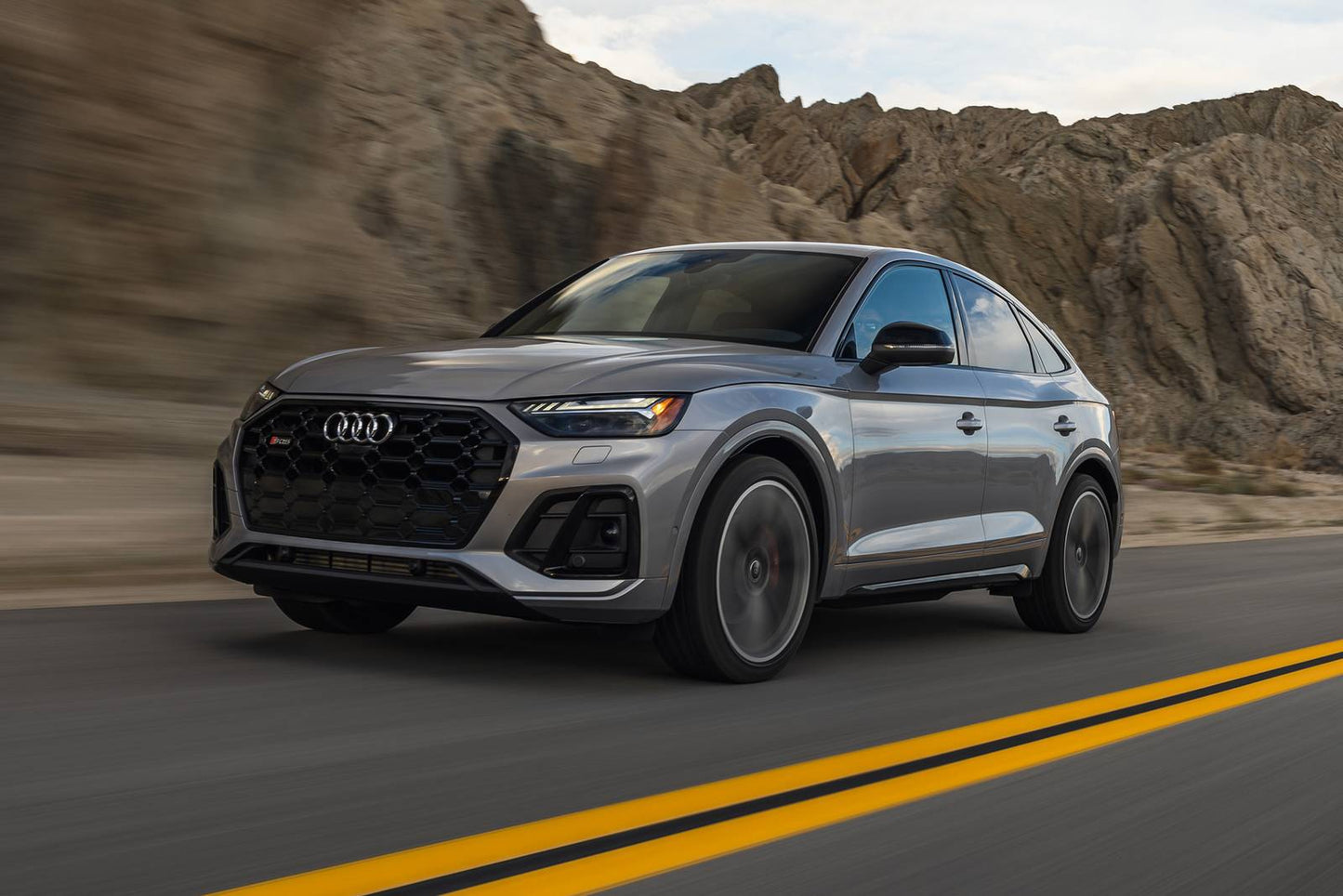 2025 Audi SQ5 Sportback Prestige 4dr SUV AWD (3.0L 6cyl Turbo 7AM)