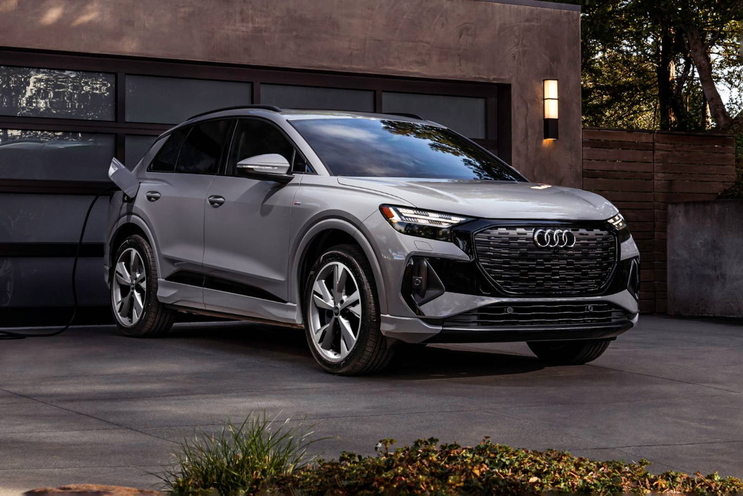 2025 Audi Q4 e-tron Prestige 4dr SUV AWD w/55 (electric DD)