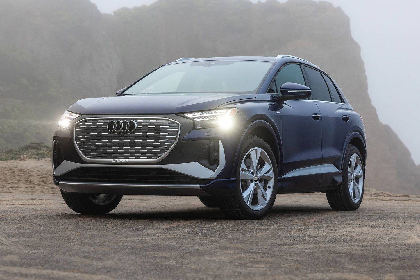 2025 Audi Q4 e-tron Prestige 4dr SUV AWD w/55 (electric DD)