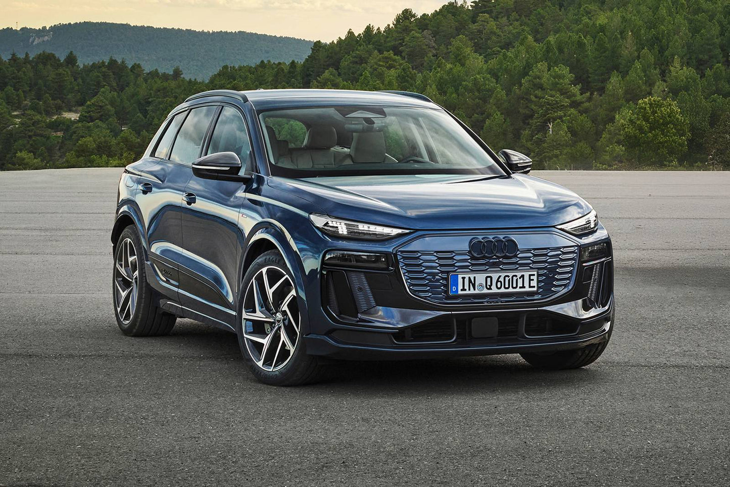2025 Audi Q6 e-tron Premium 4dr SUV AWD (electric DD)