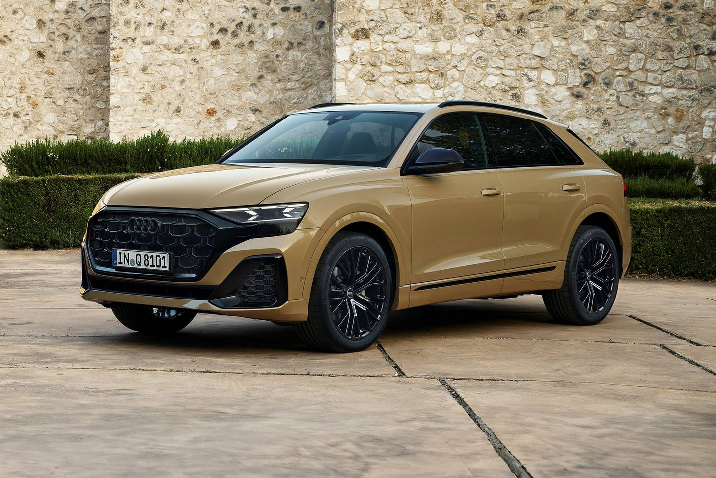 2025 Audi Q8 Prestige 4dr SUV AWD w/55 TFSI (3.0L 6cyl Turbo gas/electric mild hybrid 8A)