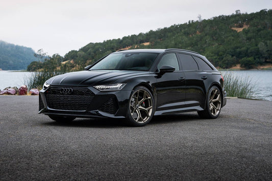 2025 Audi RS 6 performance 4dr Wagon AWD (4.0L 8cyl Turbo gas/electric mild hybrid 8A)