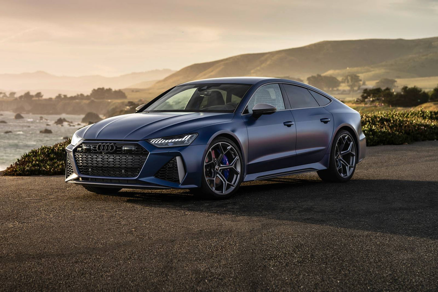 2025 Audi RS 7 performance 4dr Sedan AWD (4.0L 8cyl Turbo gas/electric mild hybrid 8A)