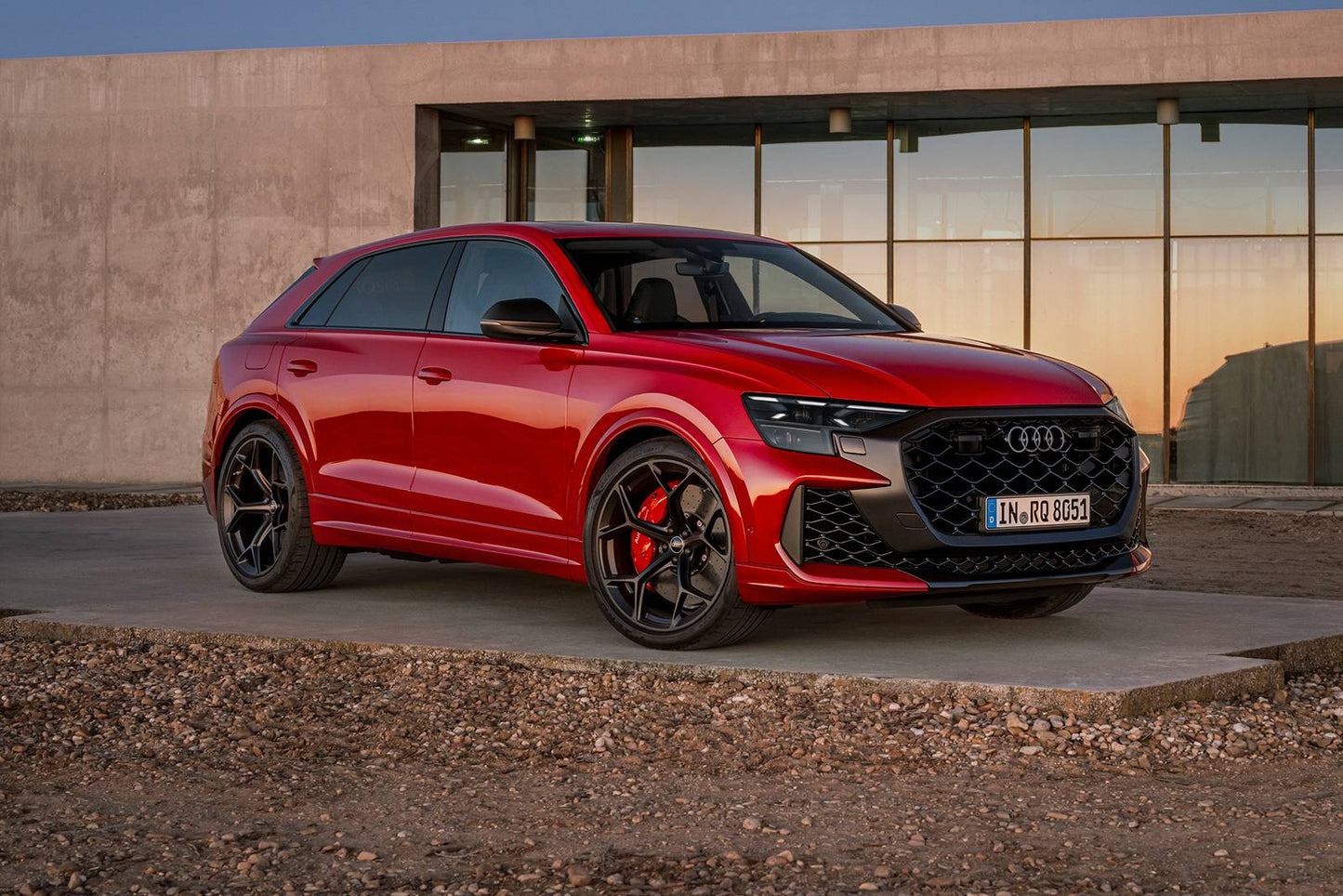 2025 Audi RS Q8 performance 4dr SUV AWD (4.0L 8cyl Turbo gas/electric mild hybrid 8A)