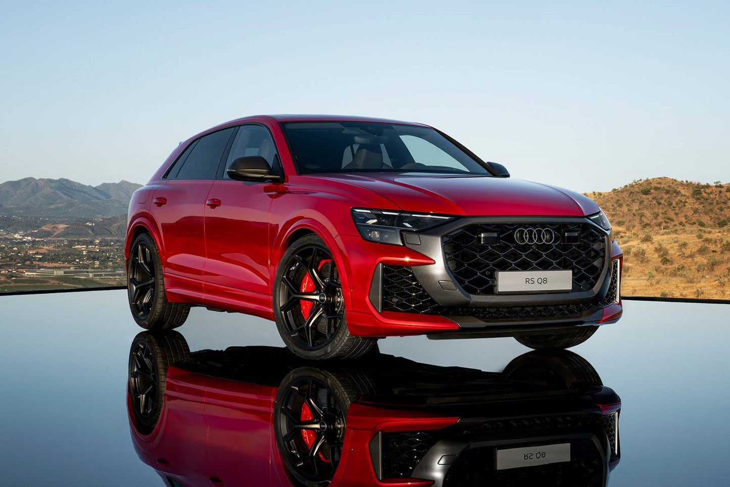2025 Audi RS Q8 performance 4dr SUV AWD (4.0L 8cyl Turbo gas/electric mild hybrid 8A)