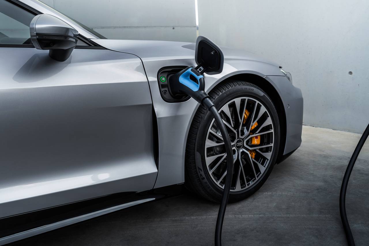2025 Audi S e-tron GT Premium Plus 4dr Sedan AWD (electric 2A)