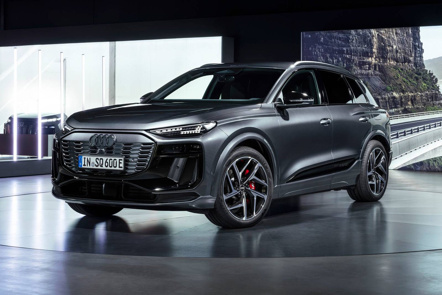 2025 Audi SQ6 e-tron Prestige 4dr SUV AWD (electric DD)