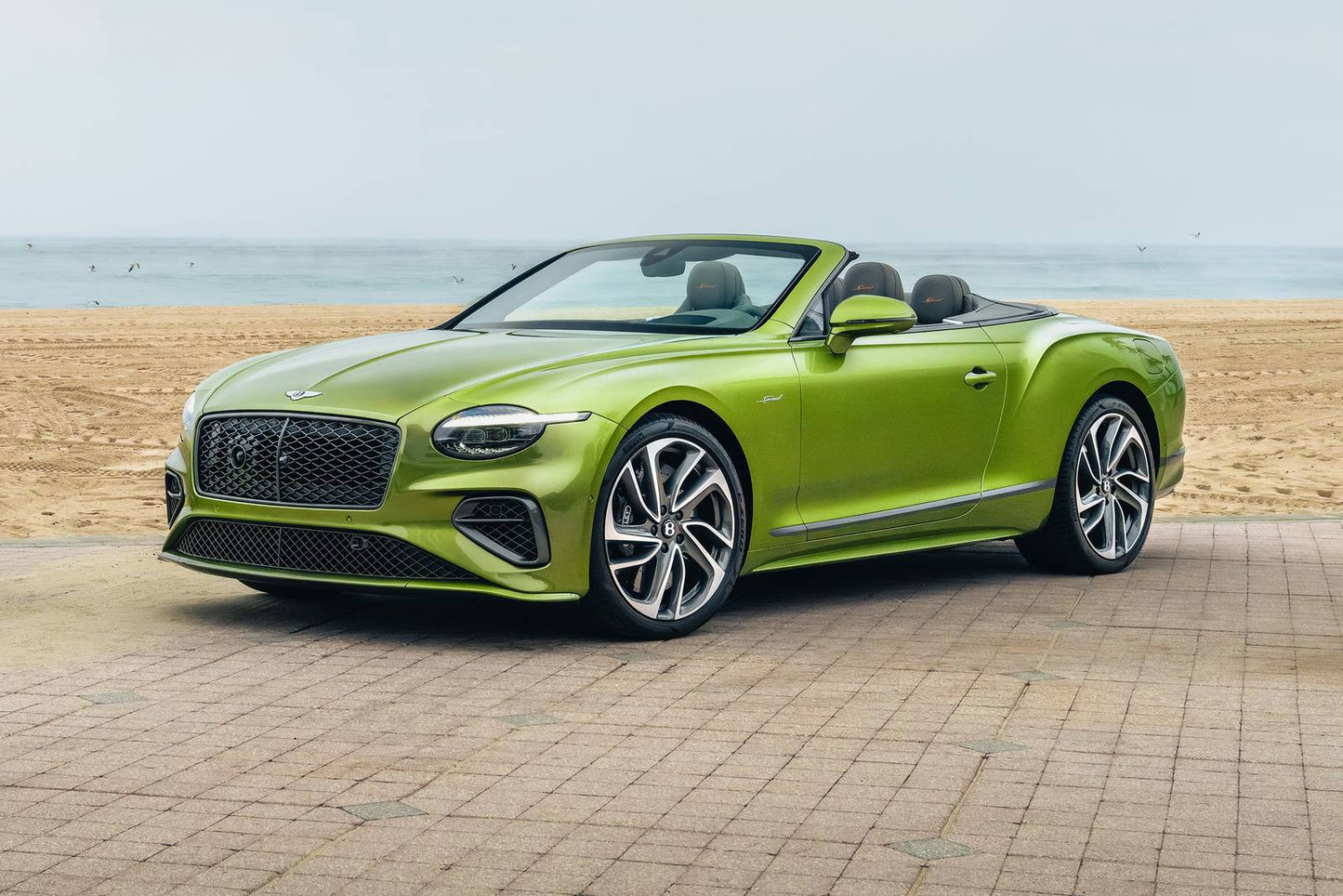 2025 Bentley Continental GT Mulliner 2dr Coupe AWD (4.0L 8cyl Turbo gas/electric plug-in hybrid 8AM)
