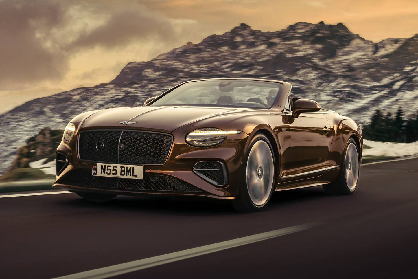 2025 Bentley Continental GT Mulliner 2dr Coupe AWD (4.0L 8cyl Turbo gas/electric plug-in hybrid 8AM)