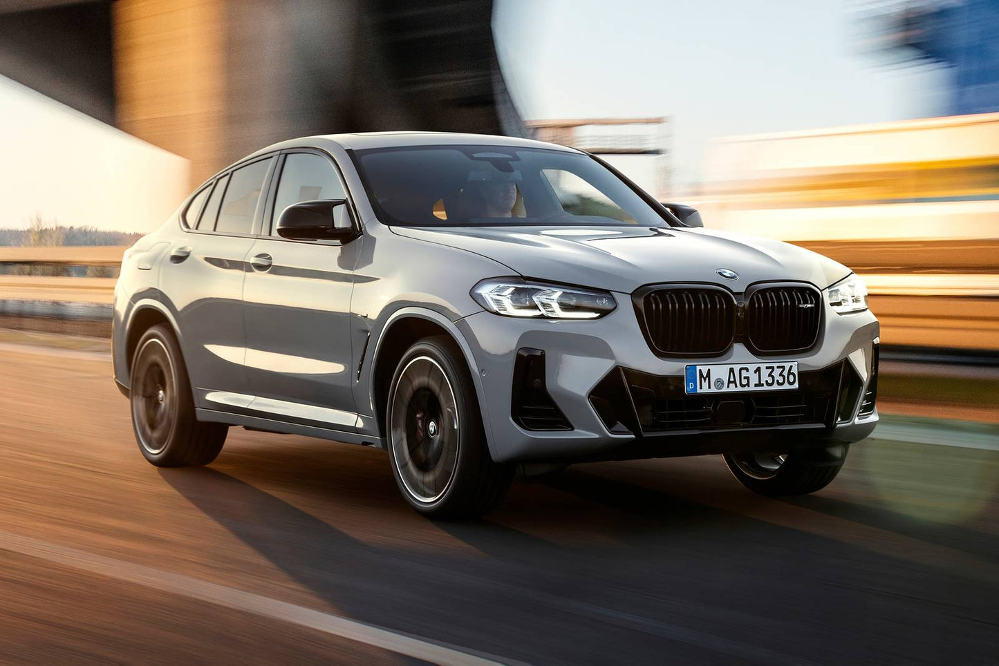 2025 BMW X4 M40i 4dr SUV AWD (3.0L 6cyl Turbo gas/electric mild hybrid 8A)