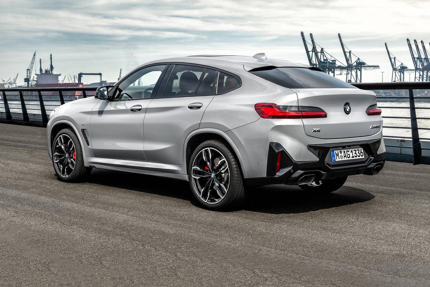 2025 BMW X4 M40i 4dr SUV AWD (3.0L 6cyl Turbo gas/electric mild hybrid 8A)