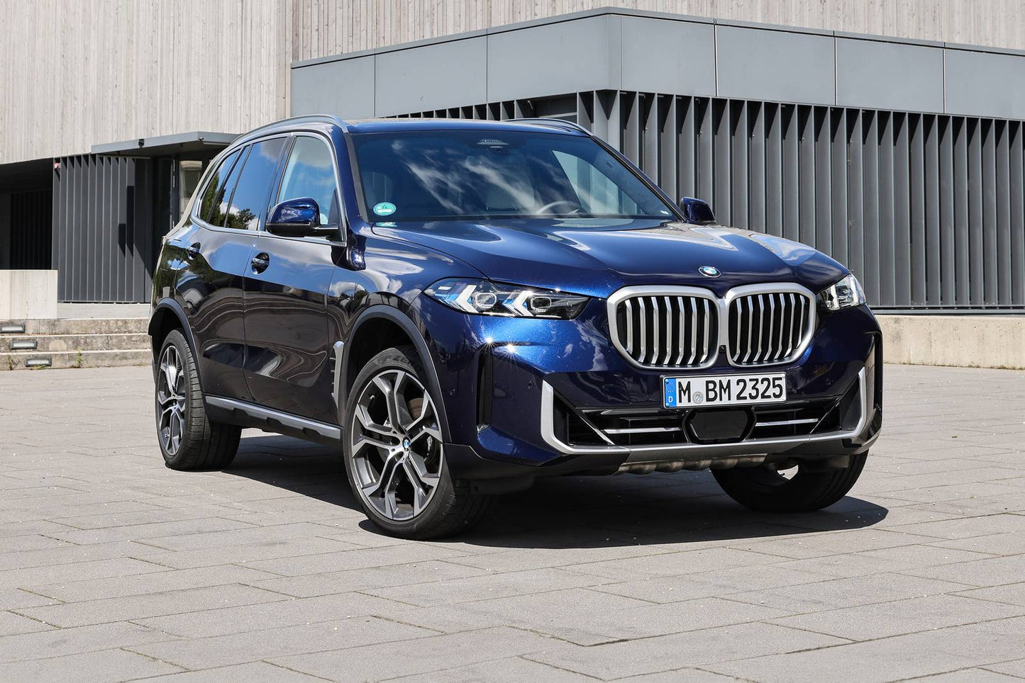 2025 BMW X5 sDrive40i 4dr SUV (3.0L 6cyl Turbo gas/electric mild hybrid 8A)