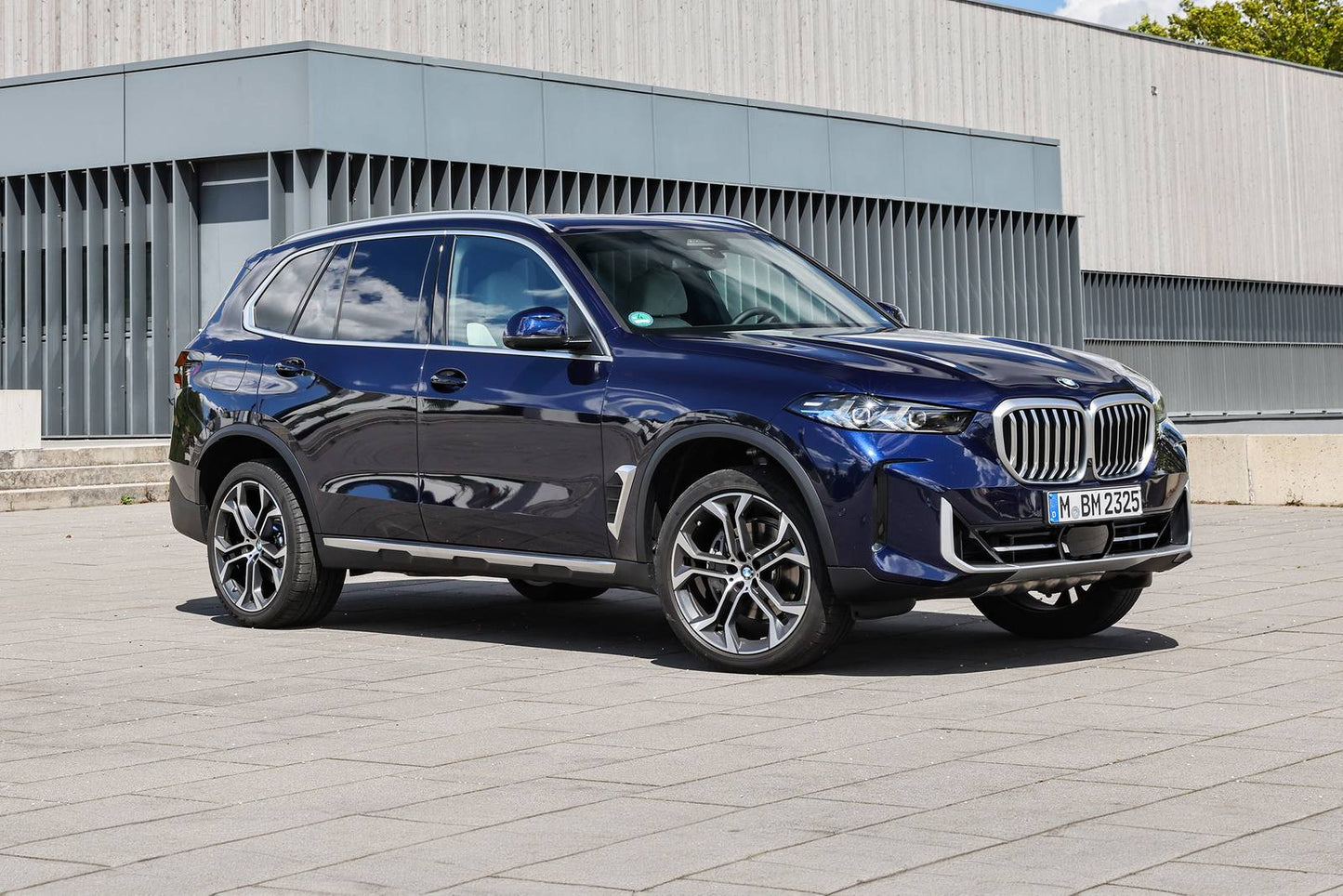 2025 BMW X5 sDrive40i 4dr SUV (3.0L 6cyl Turbo gas/electric mild hybrid 8A)