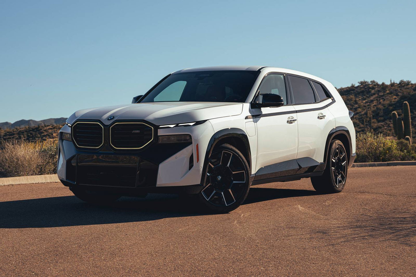 2025 BMW XM 4dr SUV AWD (4.4L 8cyl Turbo gas/electric plug-in hybrid 8A)