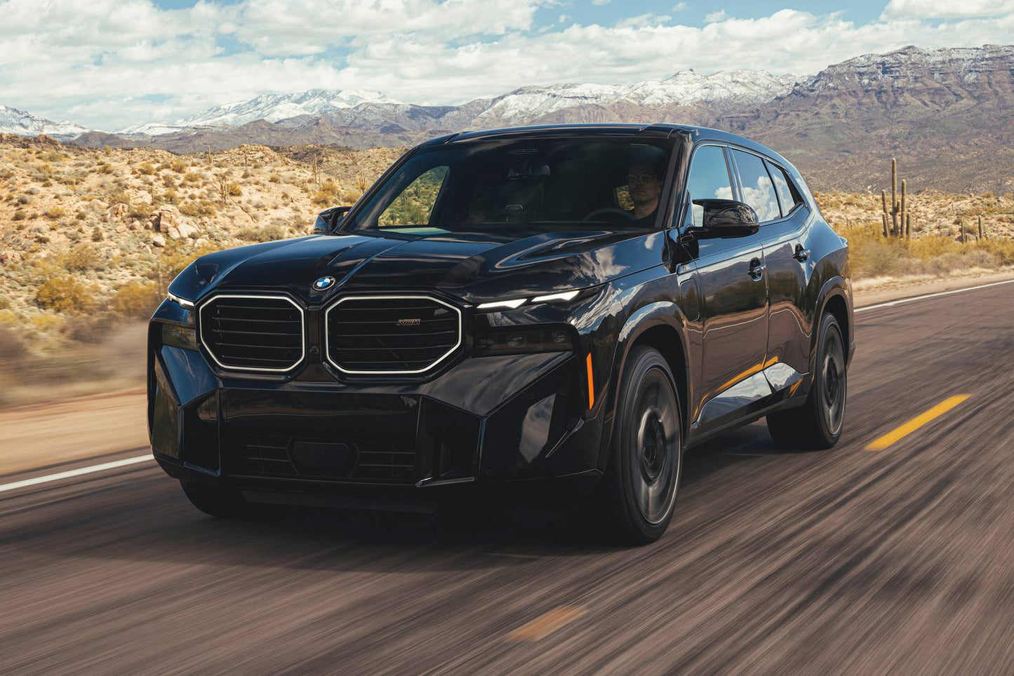 2025 BMW XM 4dr SUV AWD (4.4L 8cyl Turbo gas/electric plug-in hybrid 8A)