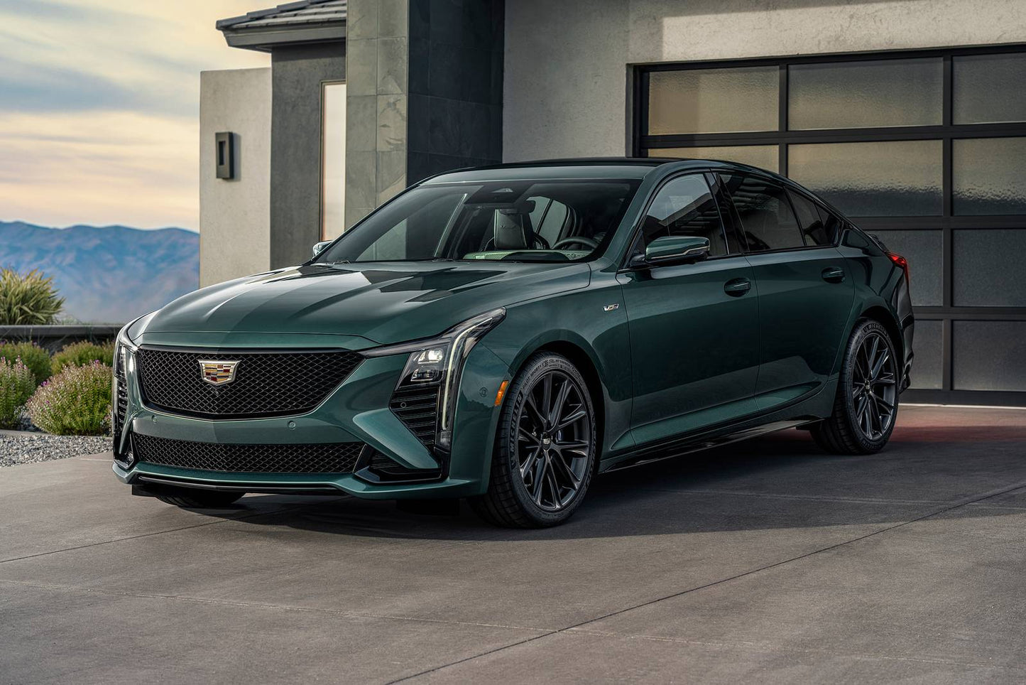 2025 Cadillac CT5 Premium Luxury 4dr Sedan (2.0L 4cyl Turbo 10A)