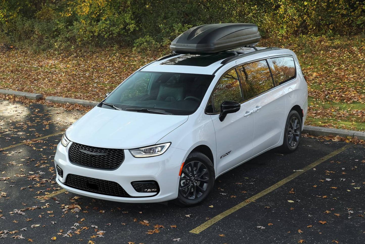 2025 Chrysler Pacifica FAV Edition PHEV 4dr Minivan (3.6L 6cyl gas/electric plug-in hybrid EVT)