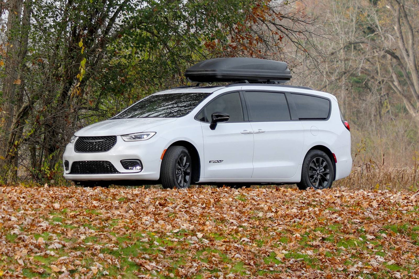 2025 Chrysler Pacifica FAV Edition PHEV 4dr Minivan (3.6L 6cyl gas/electric plug-in hybrid EVT)