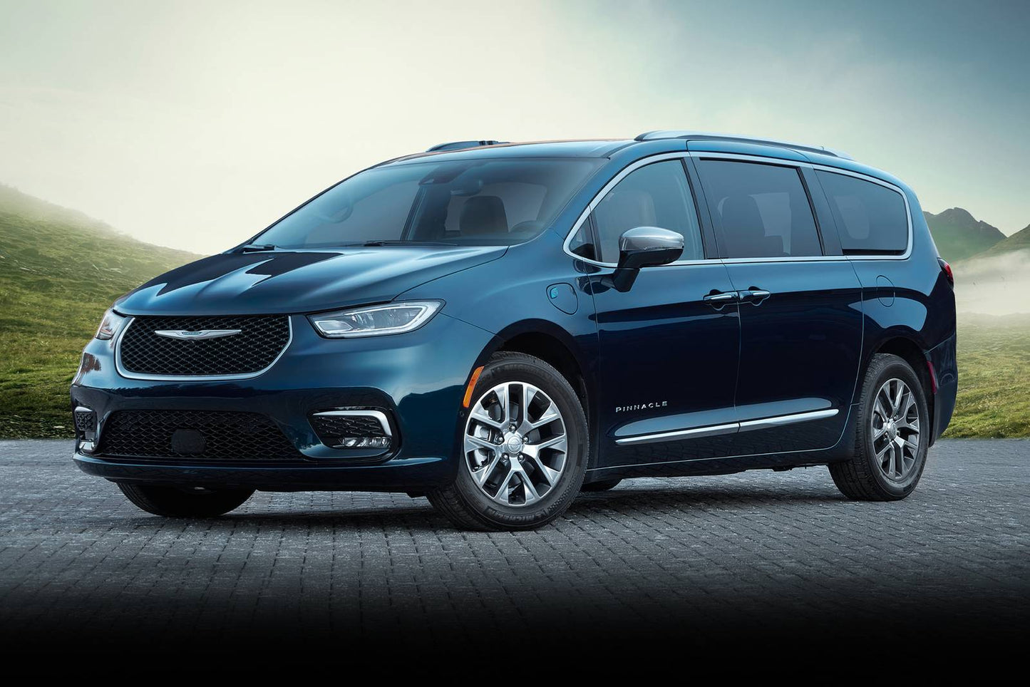 2025 Chrysler Pacifica FAV Edition PHEV 4dr Minivan (3.6L 6cyl gas/electric plug-in hybrid EVT)