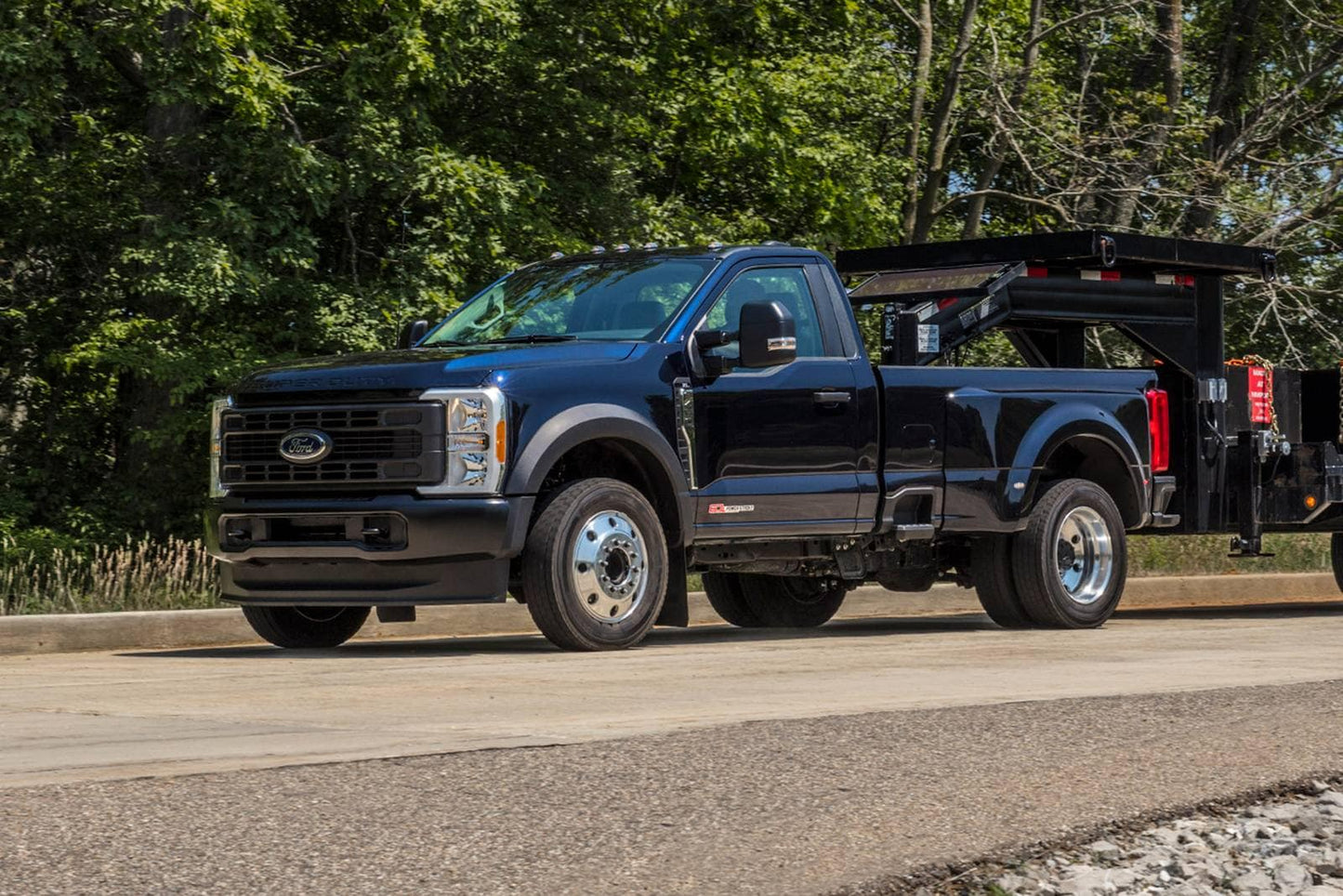 2025 Ford F-450 Super Duty XL 2dr Regular Cab DRW (6.7L 8cyl Turbodiesel 10A)