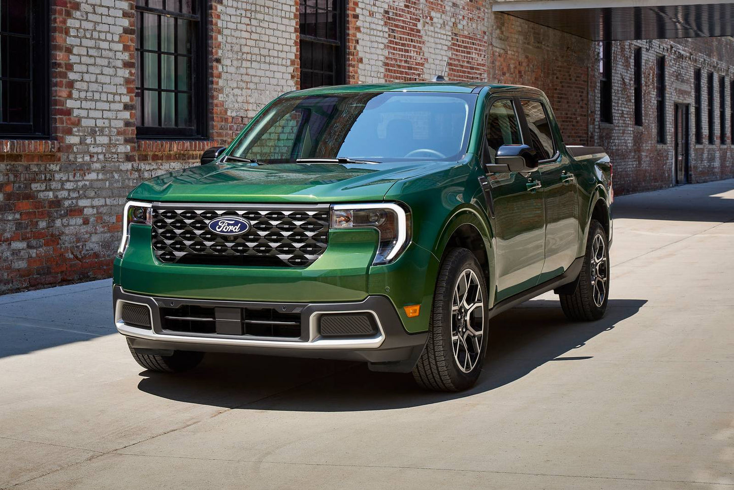 2025 Ford Maverick XLT 4dr SuperCrew SB (2.5L 4cyl gas/electric hybrid EVT)