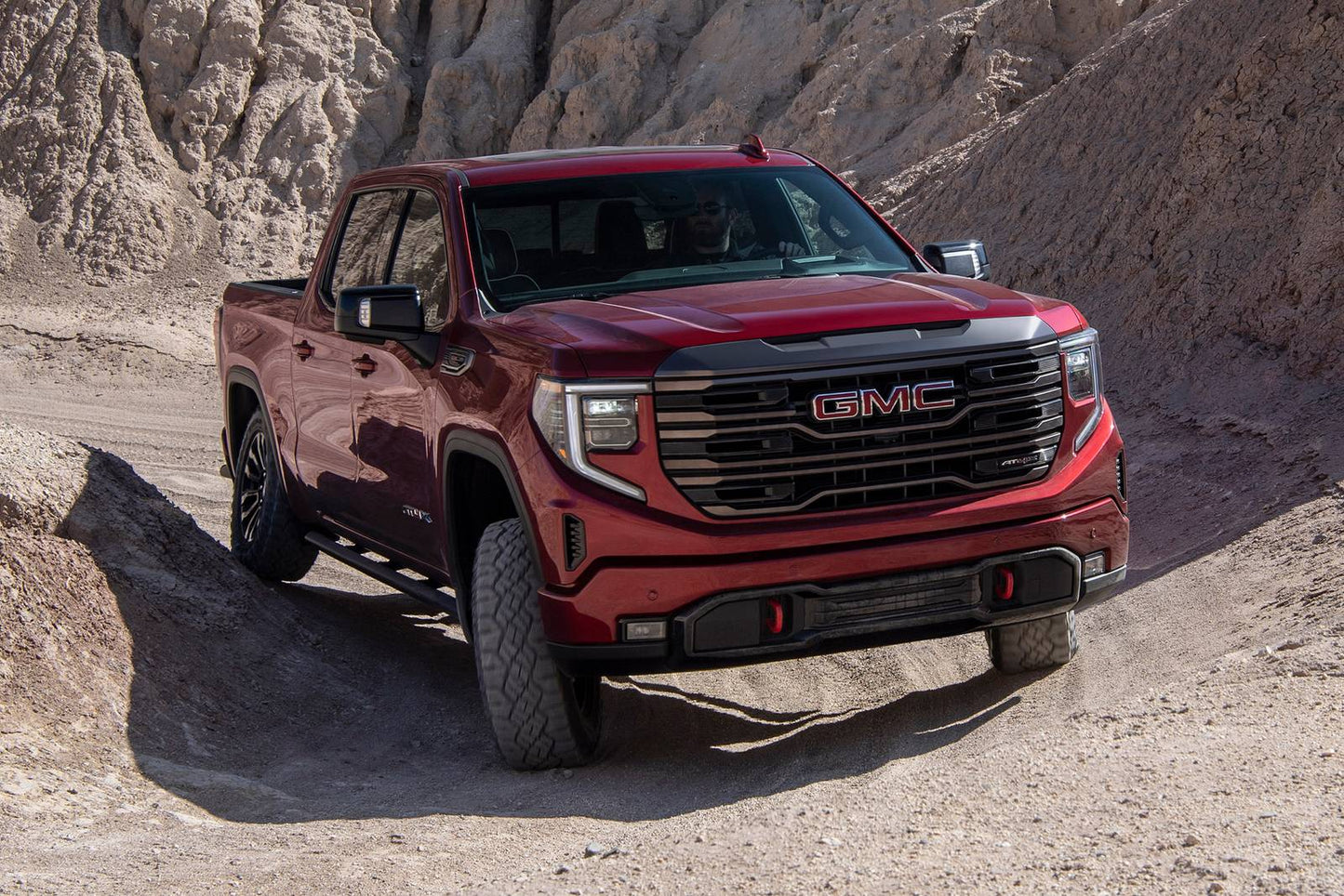 2025 GMC Sierra 1500 SLT 4dr Crew Cab 4WD 6.6 ft. SB (5.3L 8cyl 10A)