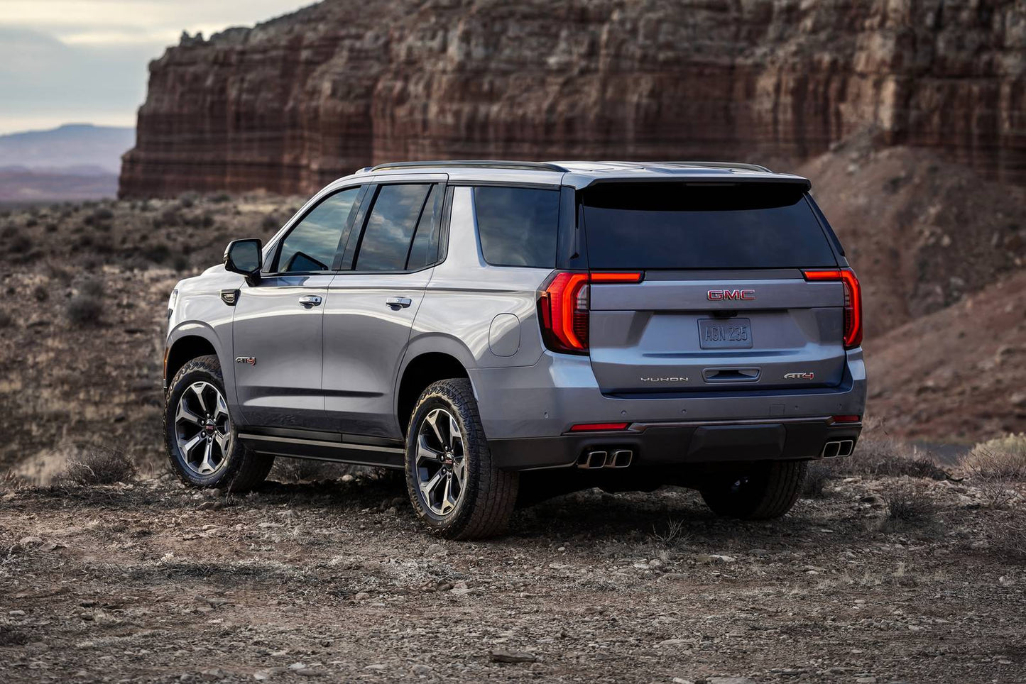 2025 GMC Yukon AT4 4dr SUV 4WD (5.3L 8cyl 10A)