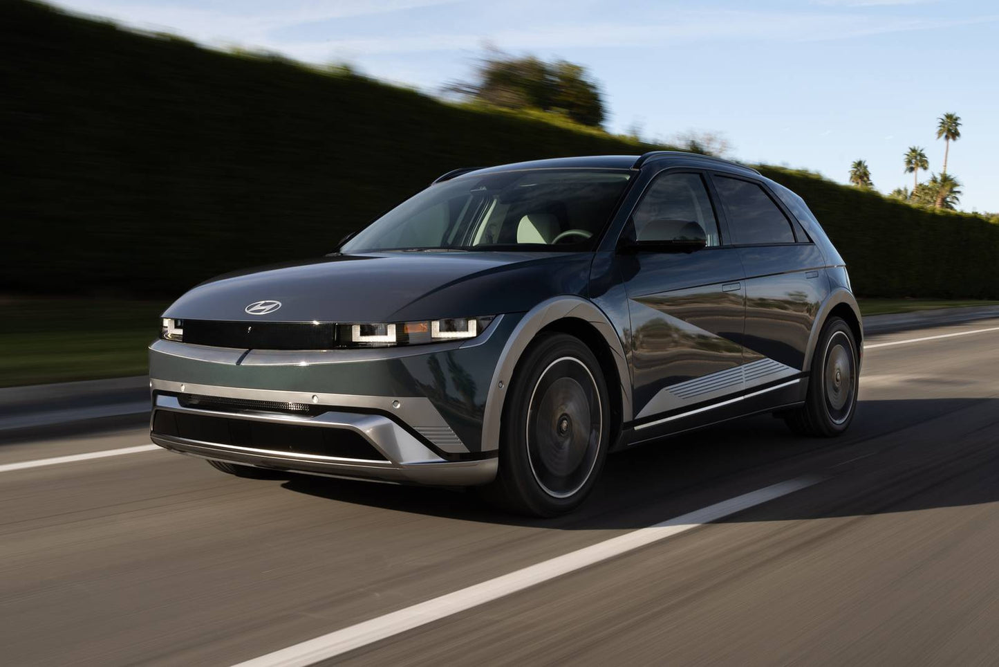 2025 Hyundai IONIQ 5 Limited 4dr SUV (electric DD)
