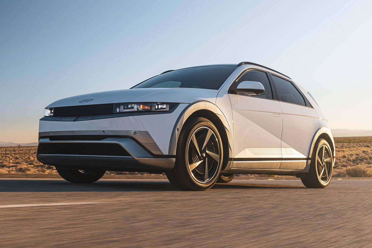 2025 Hyundai IONIQ 5 Limited 4dr SUV (electric DD)