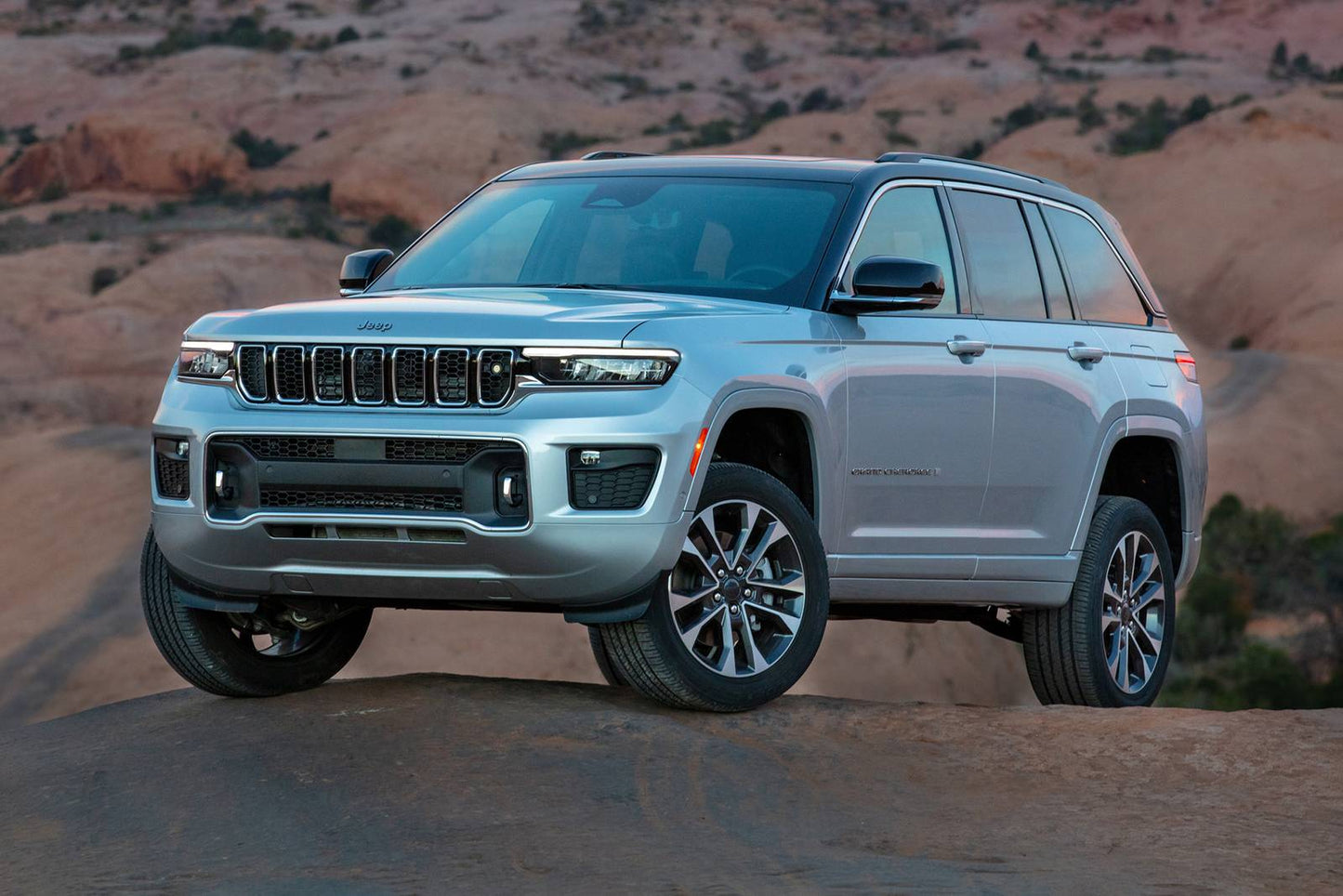 2025 Jeep Grand Cherokee Overland 4dr SUV 4WD (3.6L 6cyl 8A)