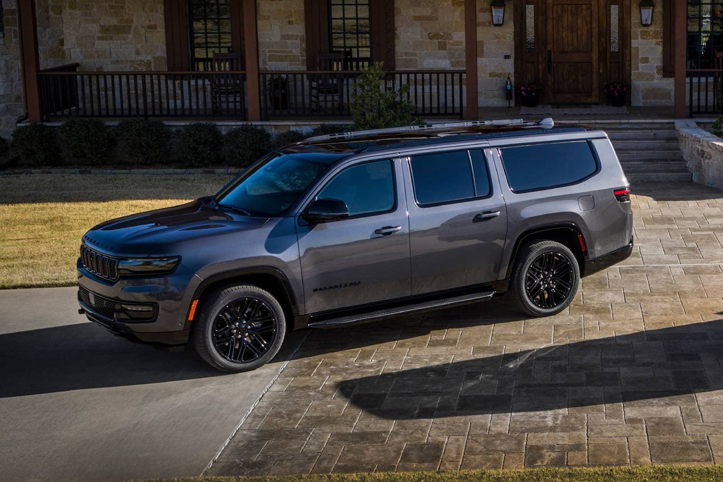 2025 Jeep Wagoneer L Series III Super 4dr SUV 4WD (3.0L 6cyl Turbo 8A)