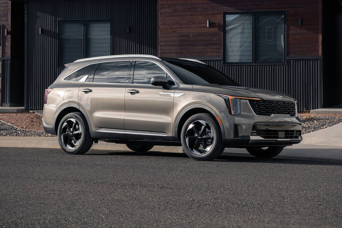 2025 Kia Sorento Plug-In Hybrid SX Prestige 4dr SUV AWD (1.6L 4cyl Turbo gas/electric plug-in hybrid 6A)