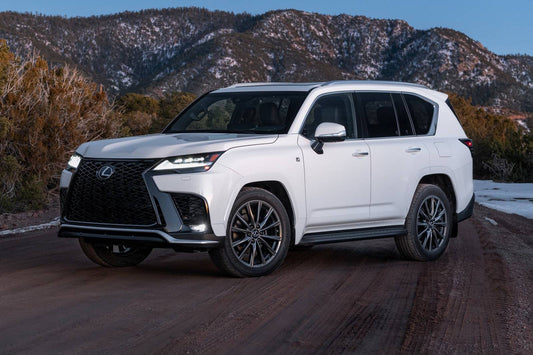 2025 Lexus LX 700h Luxury 4dr SUV 4WD (3.4L 6cyl Turbo gas/electric hybrid 10A)