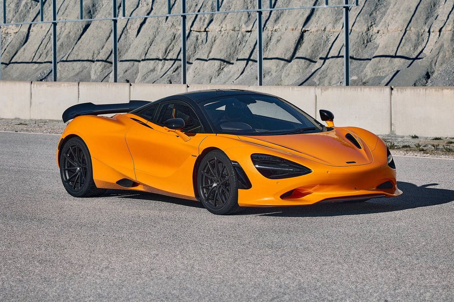 2025 McLaren 750S 2dr Coupe (4.0L 8cyl Turbo 7AM)